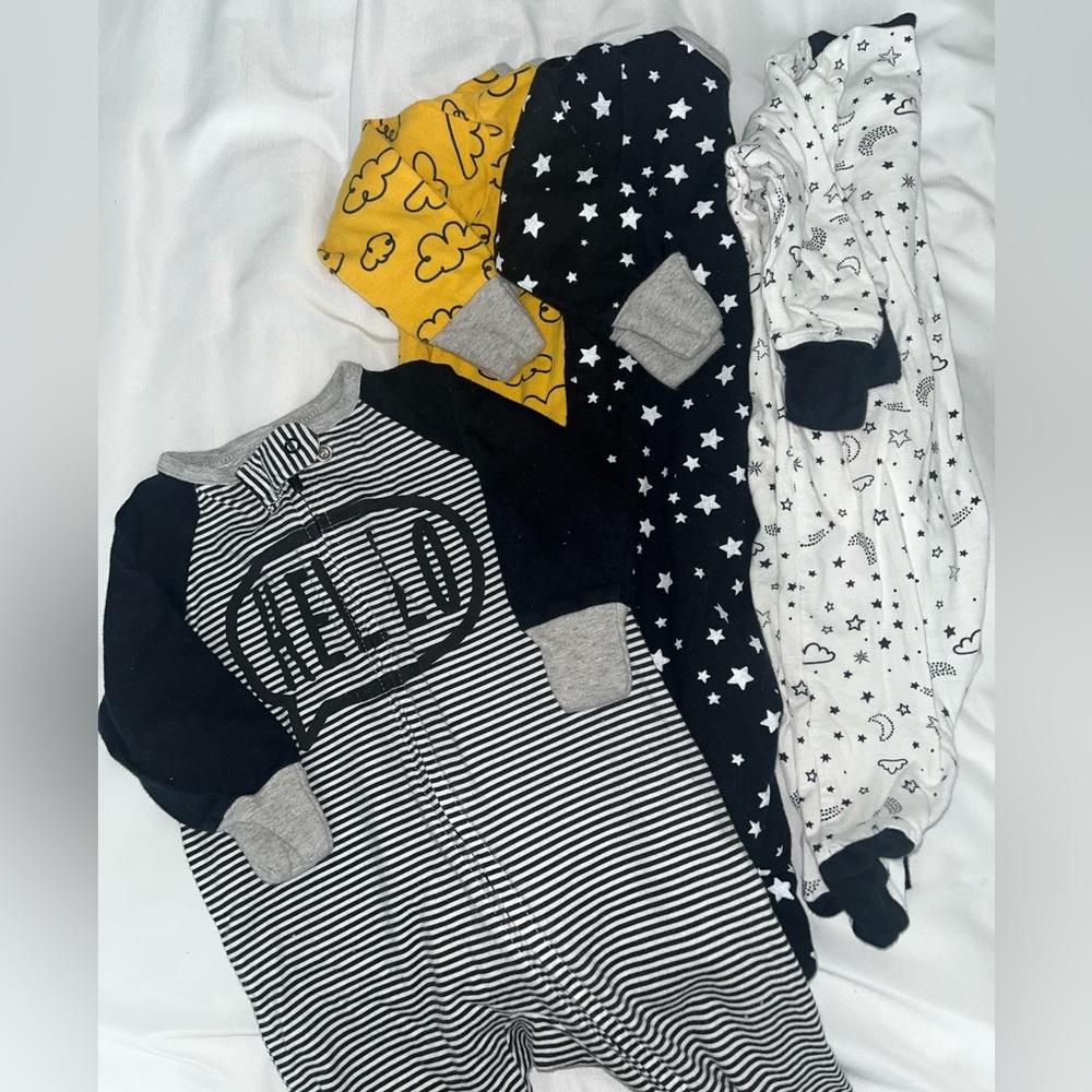 Gerber newborn footed sleepers with zippers